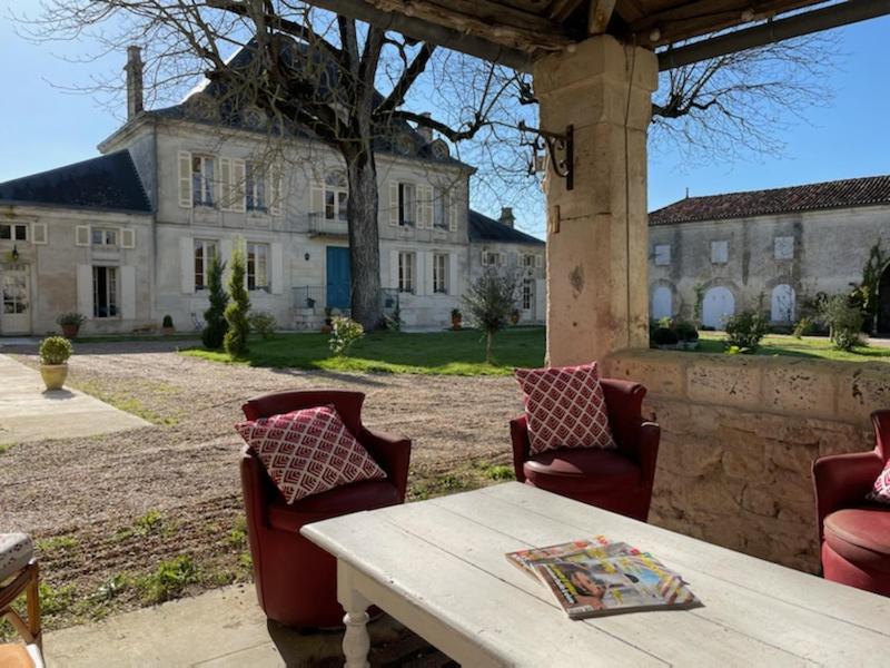 Chateau De Varaize Exterior photo